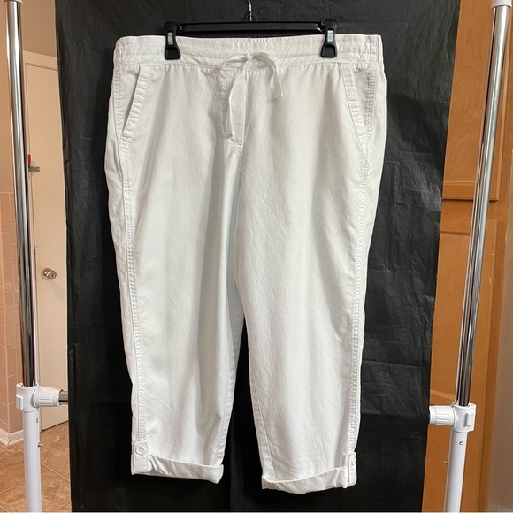 Talbots Women’s White Cropped Pull-On Pants 12P Summer Vacation Resort - Picture 1 of 8